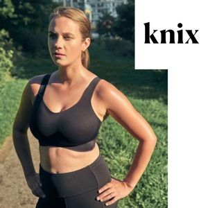 KNIX Catalyst Sports Bra in Black
